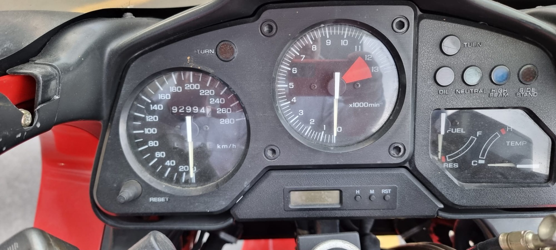 HONDA - RC36 VFR 750F :: GORRIKARS